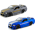   Ford Mustang GT2005 1:24,  